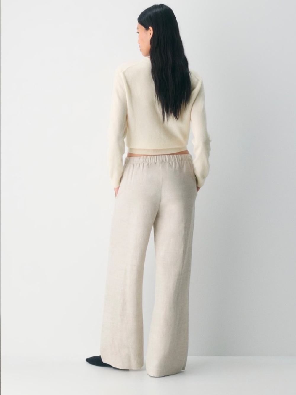 Aritzia Wide-Leg Linen Drawstring Pants in Light Beige - Picture 2 of 5